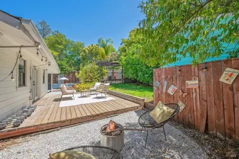 Exterior - 104 Bernhard Ave, Sonoma, CA 95476 photo 12 of 20