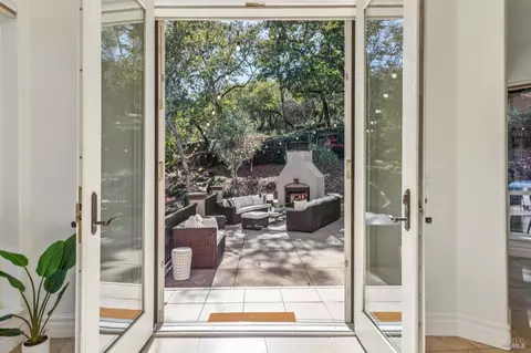 Entry Way - 6 Old Coach Rd, Napa, CA 94558 photo 1 of 10