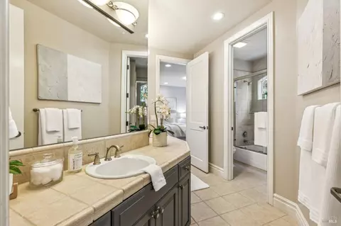 Bath - 6 Old Coach Rd, Napa, CA 94558 photo 8 of 10