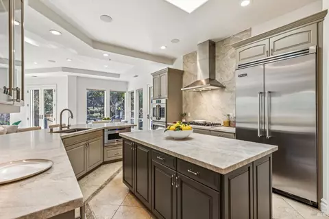 Kitchen - 6 Old Coach Rd, Napa, CA 94558 photo 4 of 7