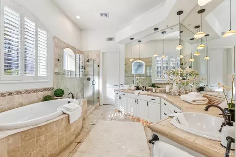 Bath - 6 Old Coach Rd, Napa, CA 94558 photo 1 of 10