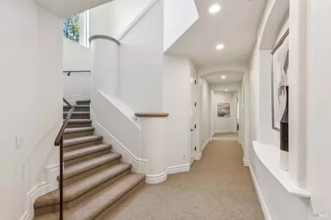 Entry Way - 6 Old Coach Rd, Napa, CA 94558 photo 8 of 10