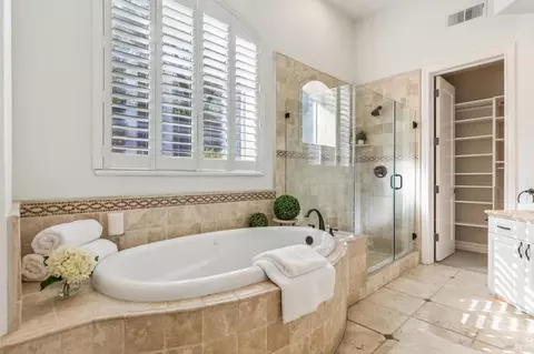 Bath - 6 Old Coach Rd, Napa, CA 94558 photo 3 of 10