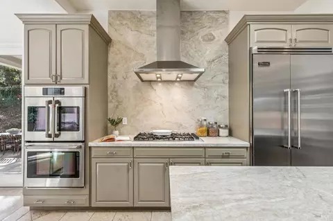 Kitchen - 6 Old Coach Rd, Napa, CA 94558 photo 3 of 7
