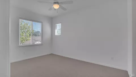 Bedroom - 3003 Overlook Dr, Vallejo, CA 94591 photo 5 of 6