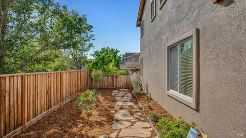 Exterior - 3003 Overlook Dr, Vallejo, CA 94591 photo 10 of 11