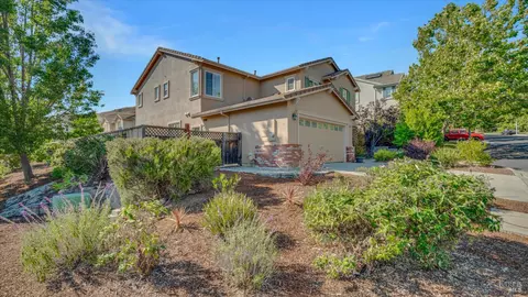 Exterior - 3003 Overlook Dr, Vallejo, CA 94591 photo 5 of 11