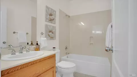 Bath - 3003 Overlook Dr, Vallejo, CA 94591 photo 6 of 6
