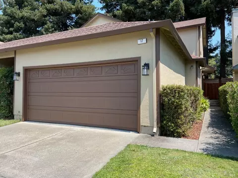 17 Feeney Dr, Rohnert Park, CA 94928