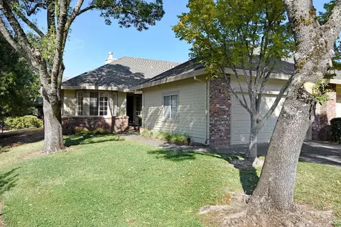 7921 Oakmont Dr, Santa Rosa, CA 95409