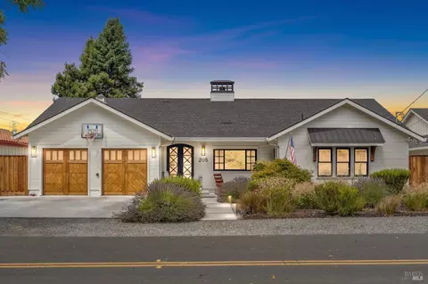 205 Ursuline Rd, Santa Rosa, CA 95403