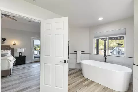 Bath - 106 Quarry Dr, Napa, CA 94559 photo 1 of 9