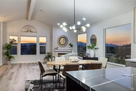 Dining - 106 Quarry Dr, Napa, CA 94559 photo 4 of 6