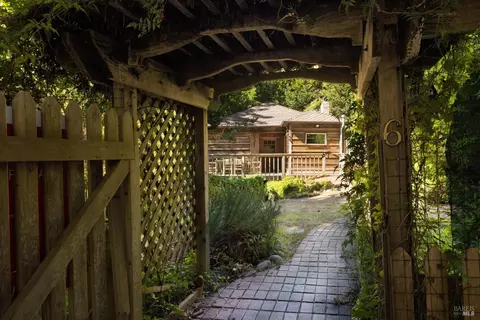 Exterior - 6 Wainwright Pl, Mill Valley, CA 94941 photo 4 of 4