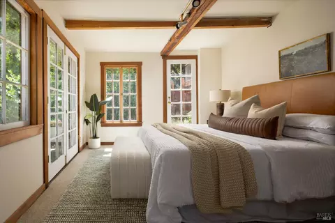Bedroom - 6 Wainwright Pl, Mill Valley, CA 94941 photo 2 of 2