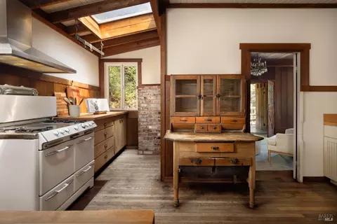 Kitchen - 6 Wainwright Pl, Mill Valley, CA 94941 photo 1 of 4