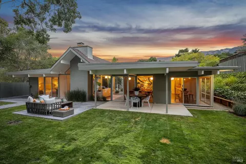 100 Mount Lyell Dr, San Rafael, CA 94903