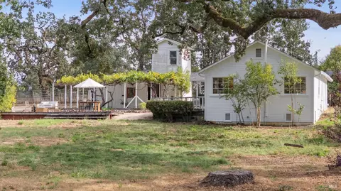 1710 Olivet Rd, Santa Rosa, CA 95401