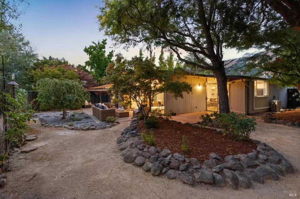 Exterior - 12 Mount Susitna Ct, San Rafael, CA 94903 photo 23 of 24