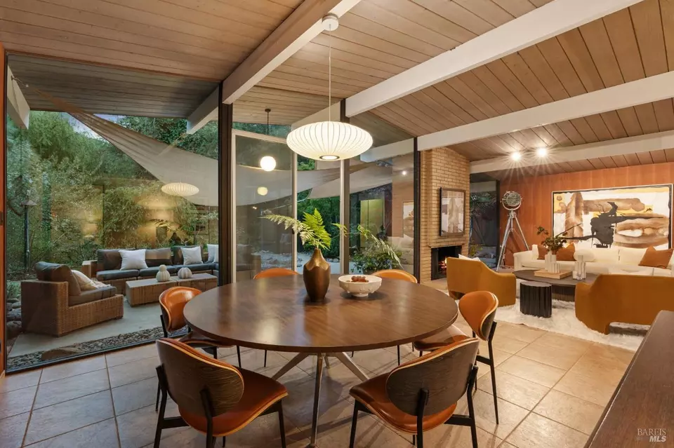 Dining - 12 Mount Susitna Ct, San Rafael, CA 94903 photo 2 of 4