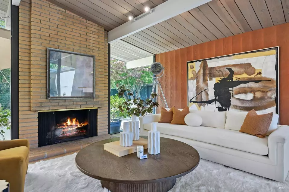 Living - 12 Mount Susitna Ct, San Rafael, CA 94903 photo 5 of 5