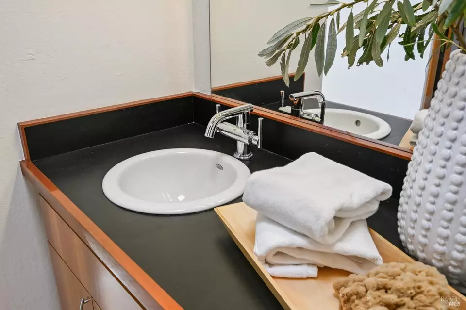 Bath - 12 Mount Susitna Ct, San Rafael, CA 94903 photo 4 of 6