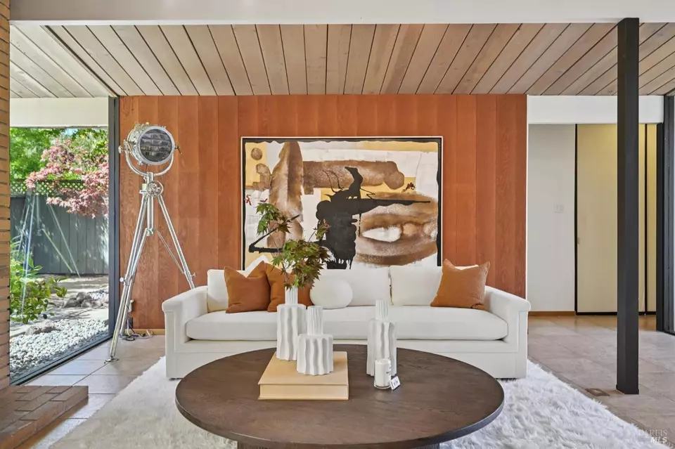 Living - 12 Mount Susitna Ct, San Rafael, CA 94903 photo 4 of 5