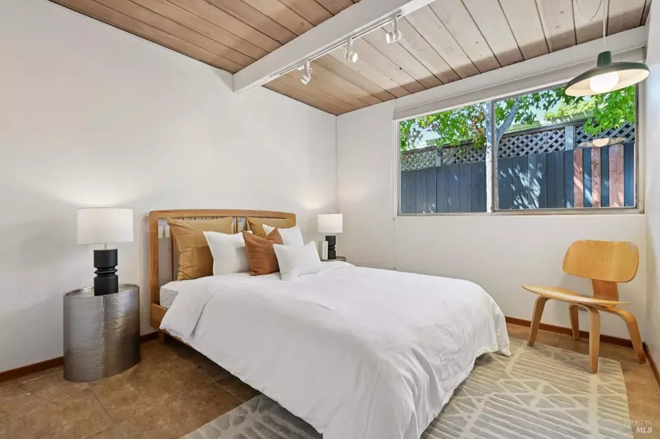 Bedroom - 12 Mount Susitna Ct, San Rafael, CA 94903 photo 3 of 7