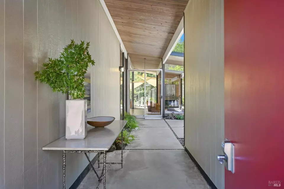 Entry Way - 12 Mount Susitna Ct, San Rafael, CA 94903 photo 2 of 3
