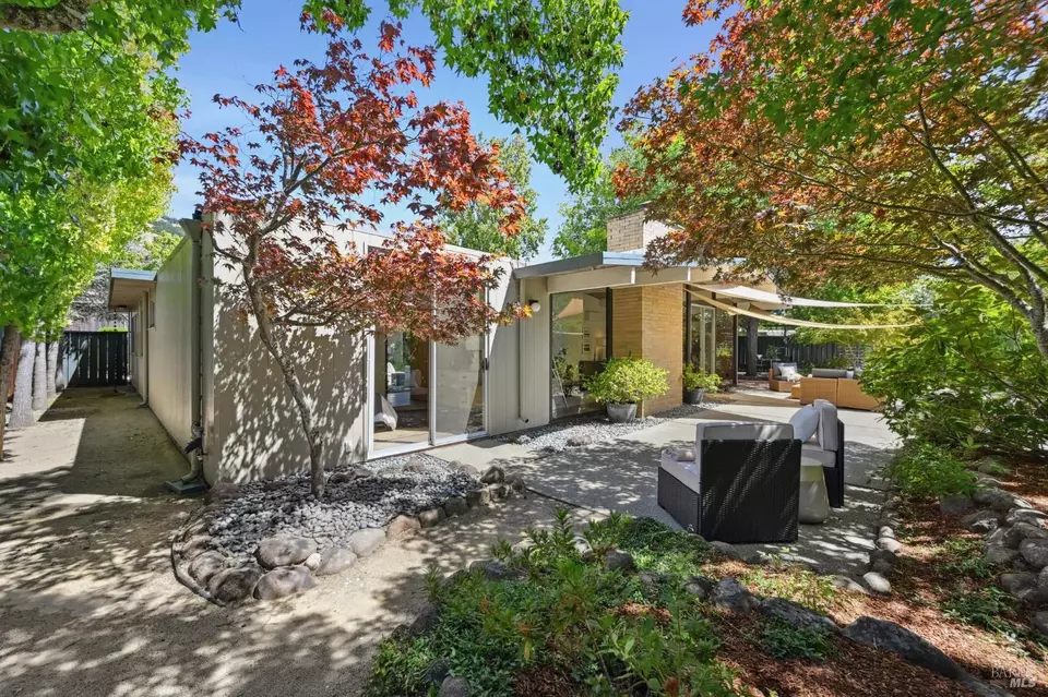 Exterior - 12 Mount Susitna Ct, San Rafael, CA 94903 photo 8 of 24