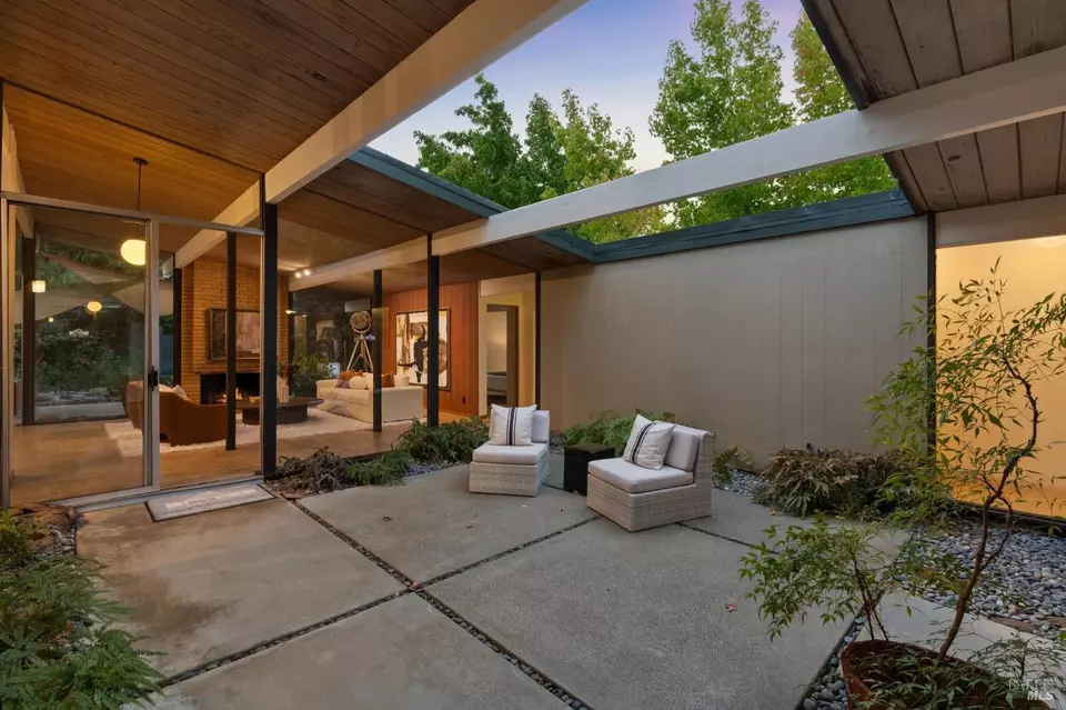 Exterior - 12 Mount Susitna Ct, San Rafael, CA 94903 photo 13 of 24
