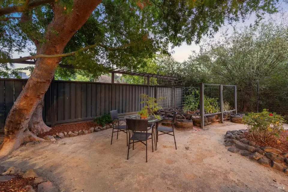 Exterior - 12 Mount Susitna Ct, San Rafael, CA 94903 photo 22 of 24