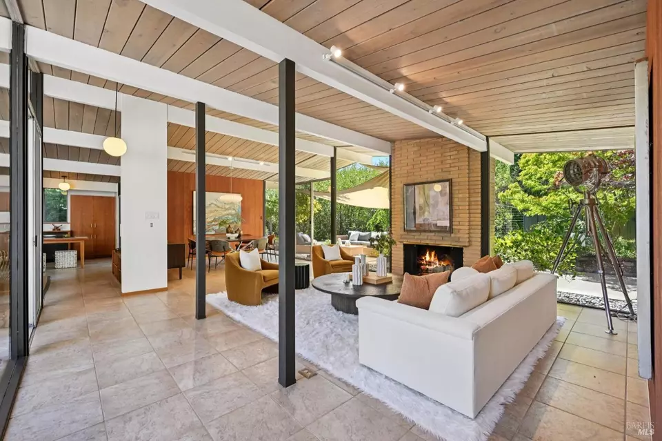 Living - 12 Mount Susitna Ct, San Rafael, CA 94903 photo 3 of 5