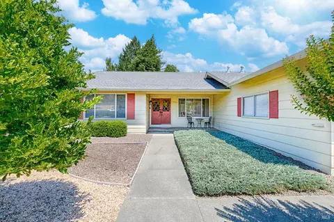 6941 Oak Leaf Dr, Santa Rosa, CA 95409 photo 2