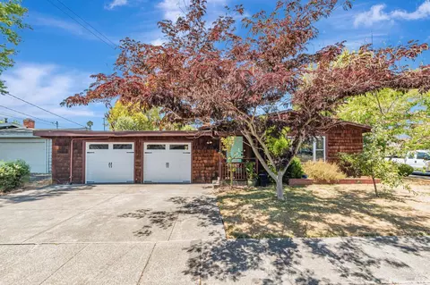 1217 Kathy St, Santa Rosa, CA 95405