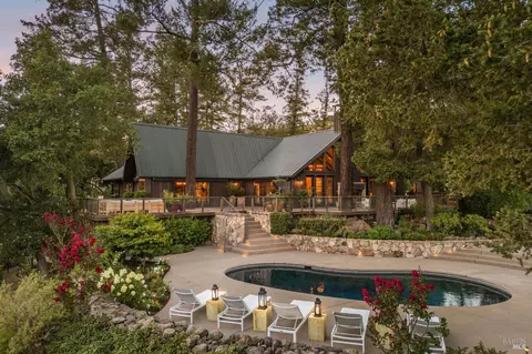 512 Meadowood Ln, Saint Helena, CA 94574