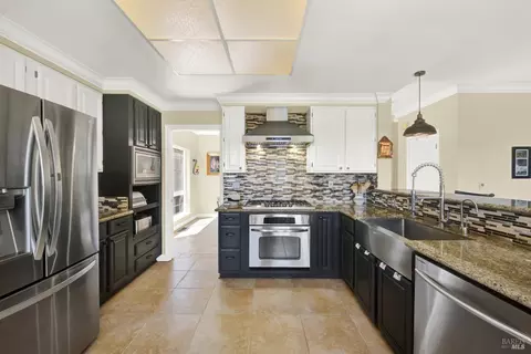Kitchen - 3105 Cherry Valley Cir, Fairfield, CA 94534 photo 3 of 8