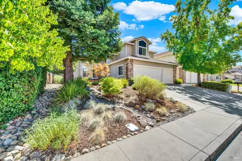 Exterior - 3105 Cherry Valley Cir, Fairfield, CA 94534 photo 6 of 14