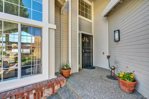 Entry Way - 3105 Cherry Valley Cir, Fairfield, CA 94534 photo 2 of 4