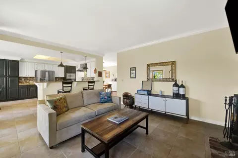 Living - 3105 Cherry Valley Cir, Fairfield, CA 94534 photo 4 of 4