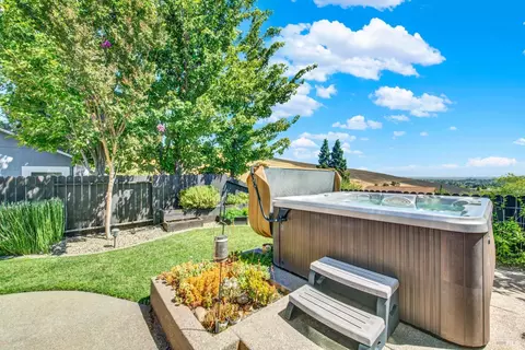 Exterior - 3105 Cherry Valley Cir, Fairfield, CA 94534 photo 8 of 14