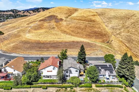 View/Area - 3105 Cherry Valley Cir, Fairfield, CA 94534 photo 8 of 11