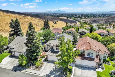 View/Area - 3105 Cherry Valley Cir, Fairfield, CA 94534 photo 2 of 11