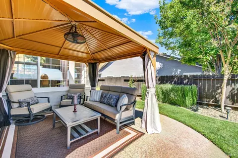Exterior - 3105 Cherry Valley Cir, Fairfield, CA 94534 photo 11 of 14