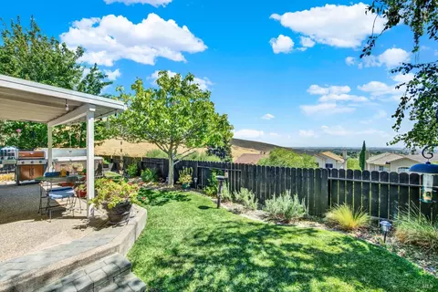 Exterior - 3105 Cherry Valley Cir, Fairfield, CA 94534 photo 9 of 14