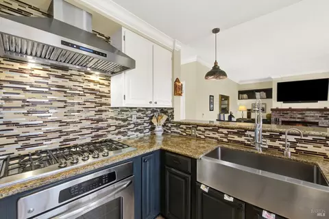 Kitchen - 3105 Cherry Valley Cir, Fairfield, CA 94534 photo 4 of 8