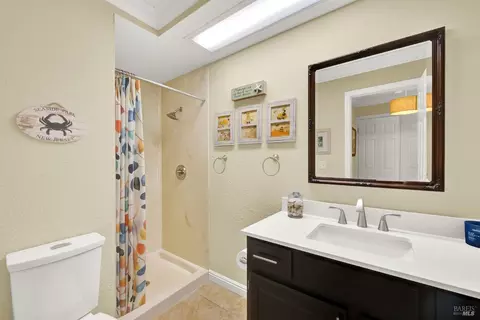 Bath - 3105 Cherry Valley Cir, Fairfield, CA 94534 photo 6 of 8
