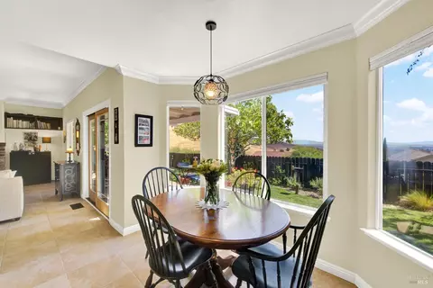 Dining - 3105 Cherry Valley Cir, Fairfield, CA 94534 photo 2 of 6