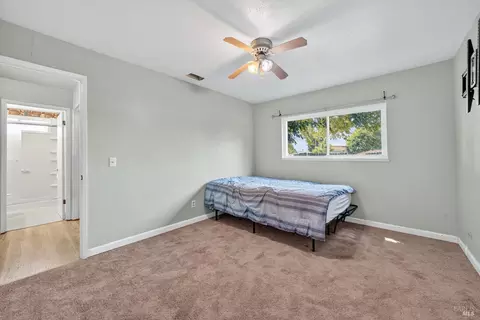 Bedroom - 865 Camelia Dr, Dixon, CA 95620 photo 4 of 9