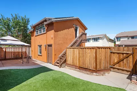 Exterior - 1316 Bello Dr, Dixon, CA 95620 photo 6 of 9
